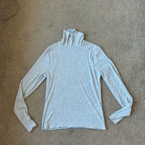 Abercrombie women’s thin turtleneck ribbed shirt